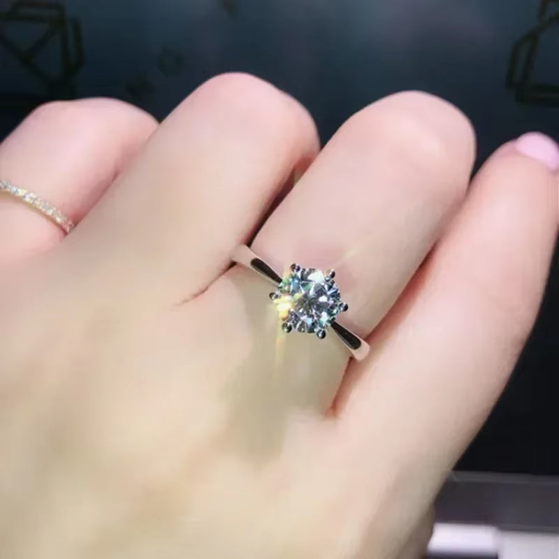 With Credentials Never Fade 18K White Gold Color Ring round Zircon Diamant Wedding Band Accessories Women Classic Jewelry