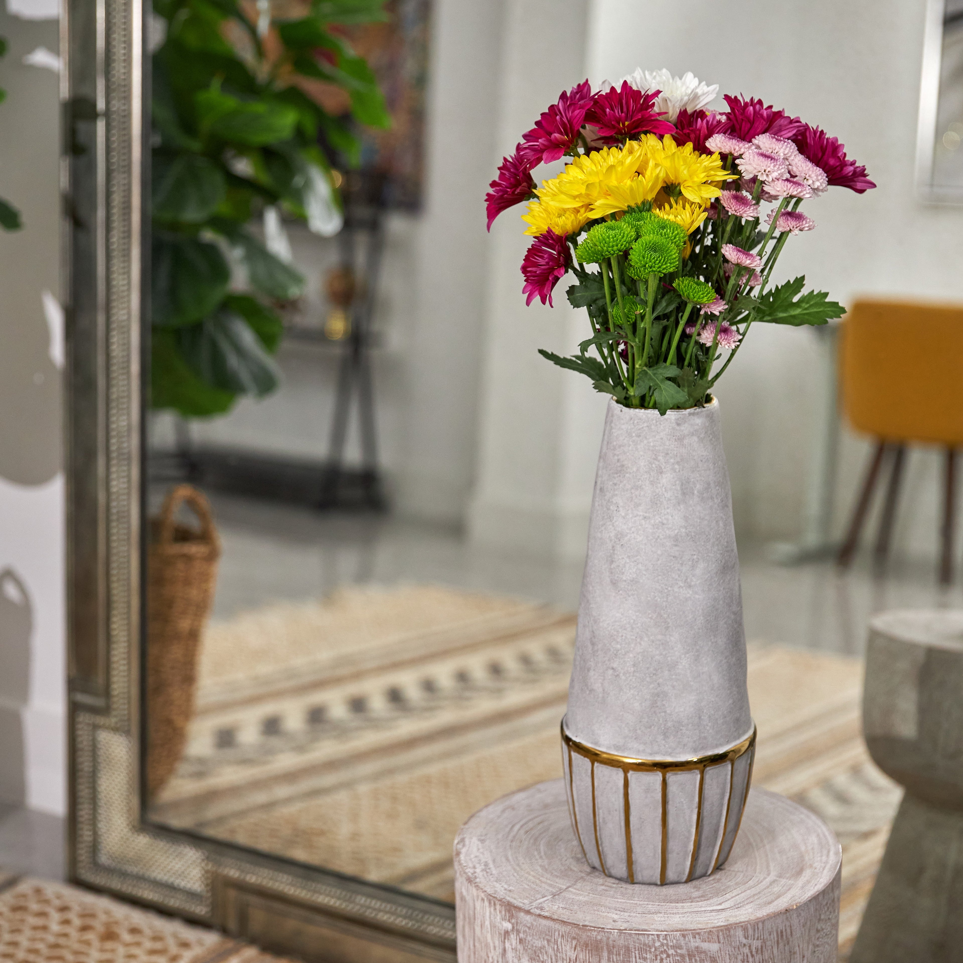 Fresh-Cut Small Rainbow Poms Flower Bunch, Minimum of 7 Stems, Colors Vary image 4