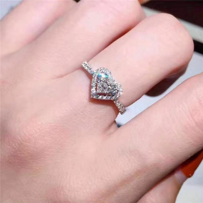 Fashion Luxury Heart Rings Women Inlaid Dazzling Cubic Zirconia Elegant Wedding Accessories Daily Wearable Trendy Jewelry